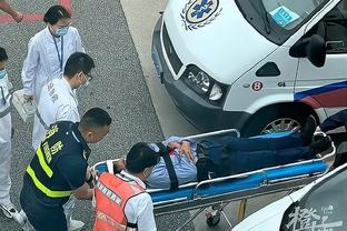 曼联球迷晒西蒙尼懵逼倒地视频吐槽：芒特又双叒叕受伤了？